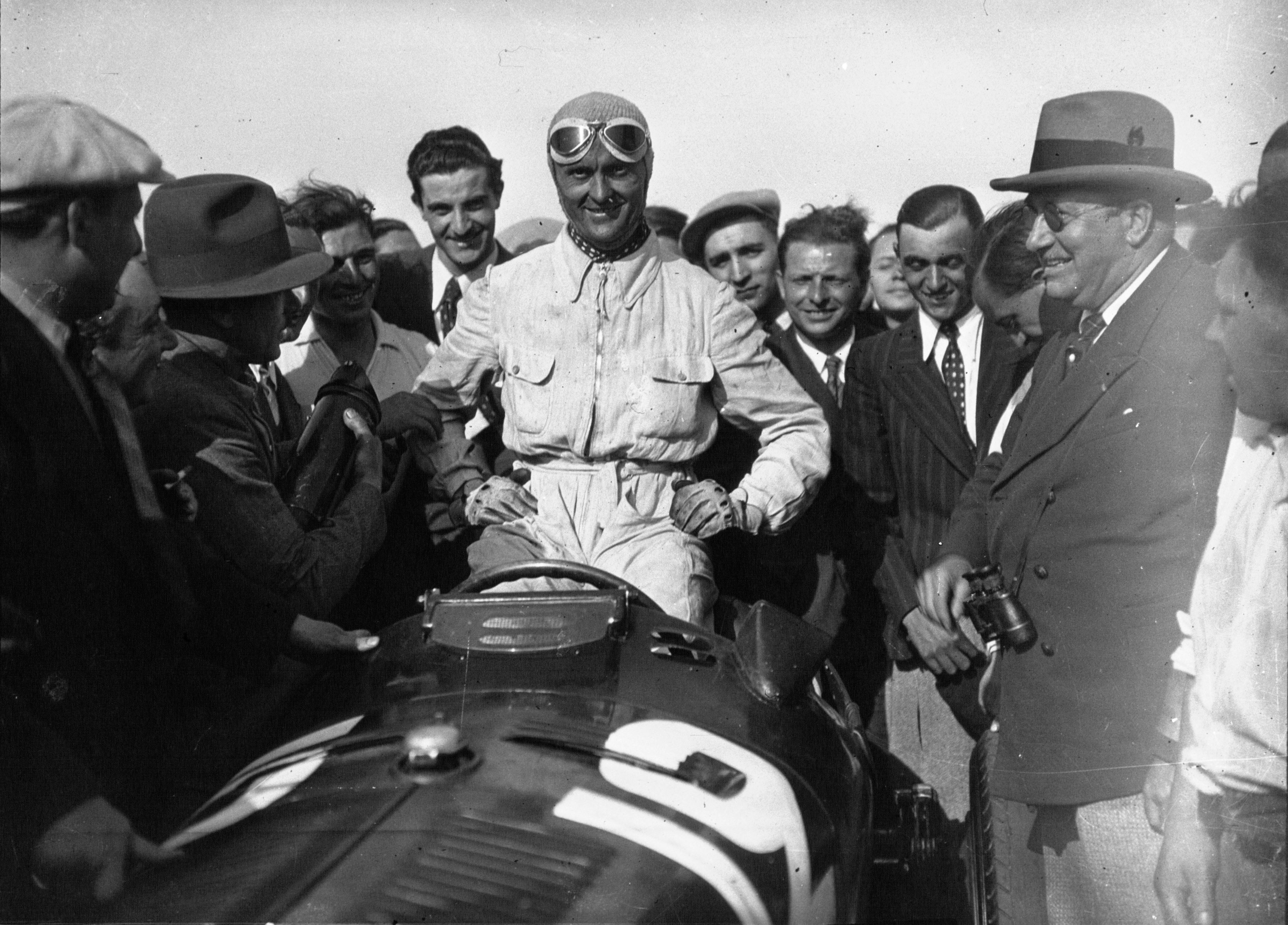 Louis Chiron en Alfa, recruté par Enzo Ferrari